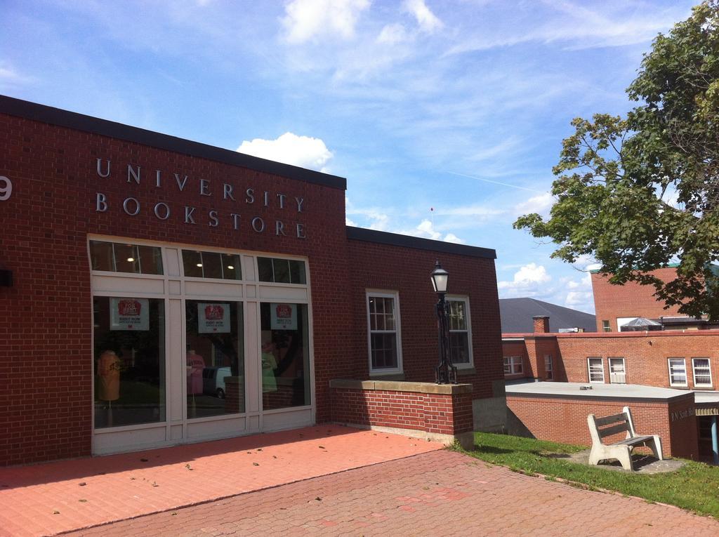 Unb Fredericton Accommodations Eksteriør bilde