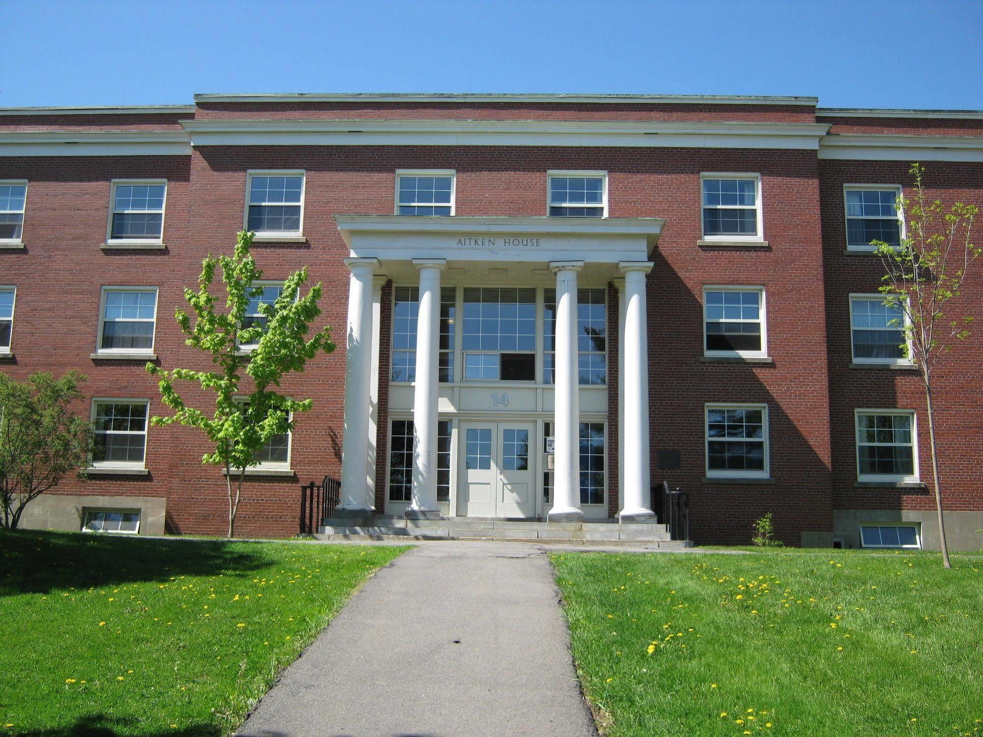 Unb Fredericton Accommodations Eksteriør bilde