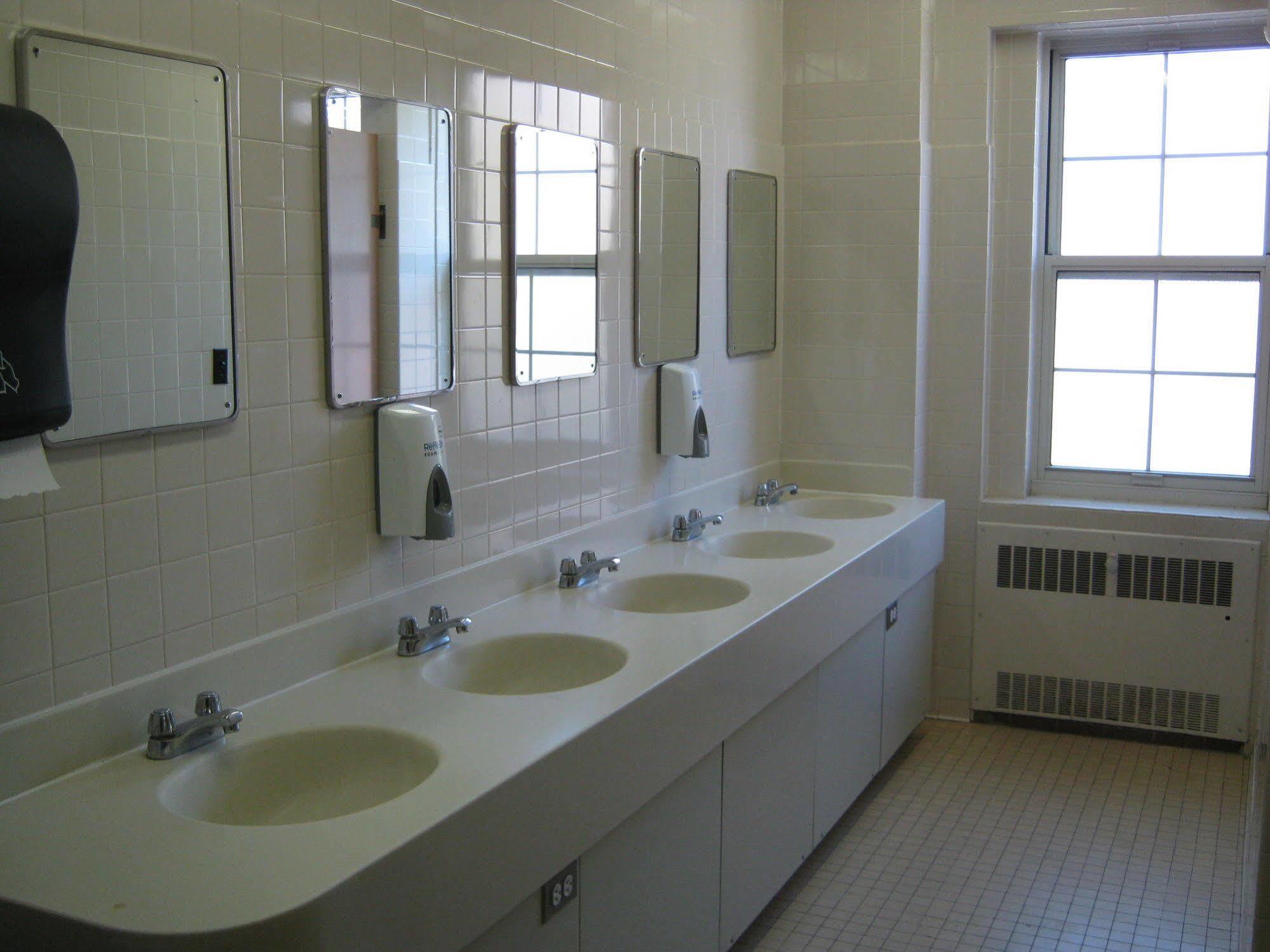 Unb Fredericton Accommodations Eksteriør bilde