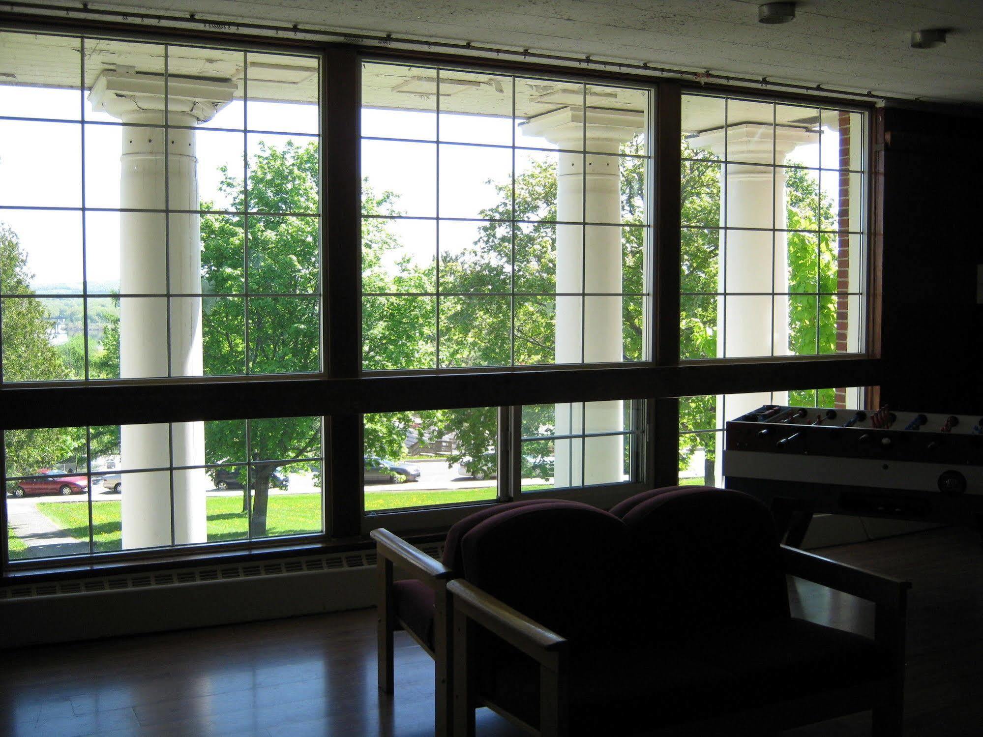 Unb Fredericton Accommodations Eksteriør bilde