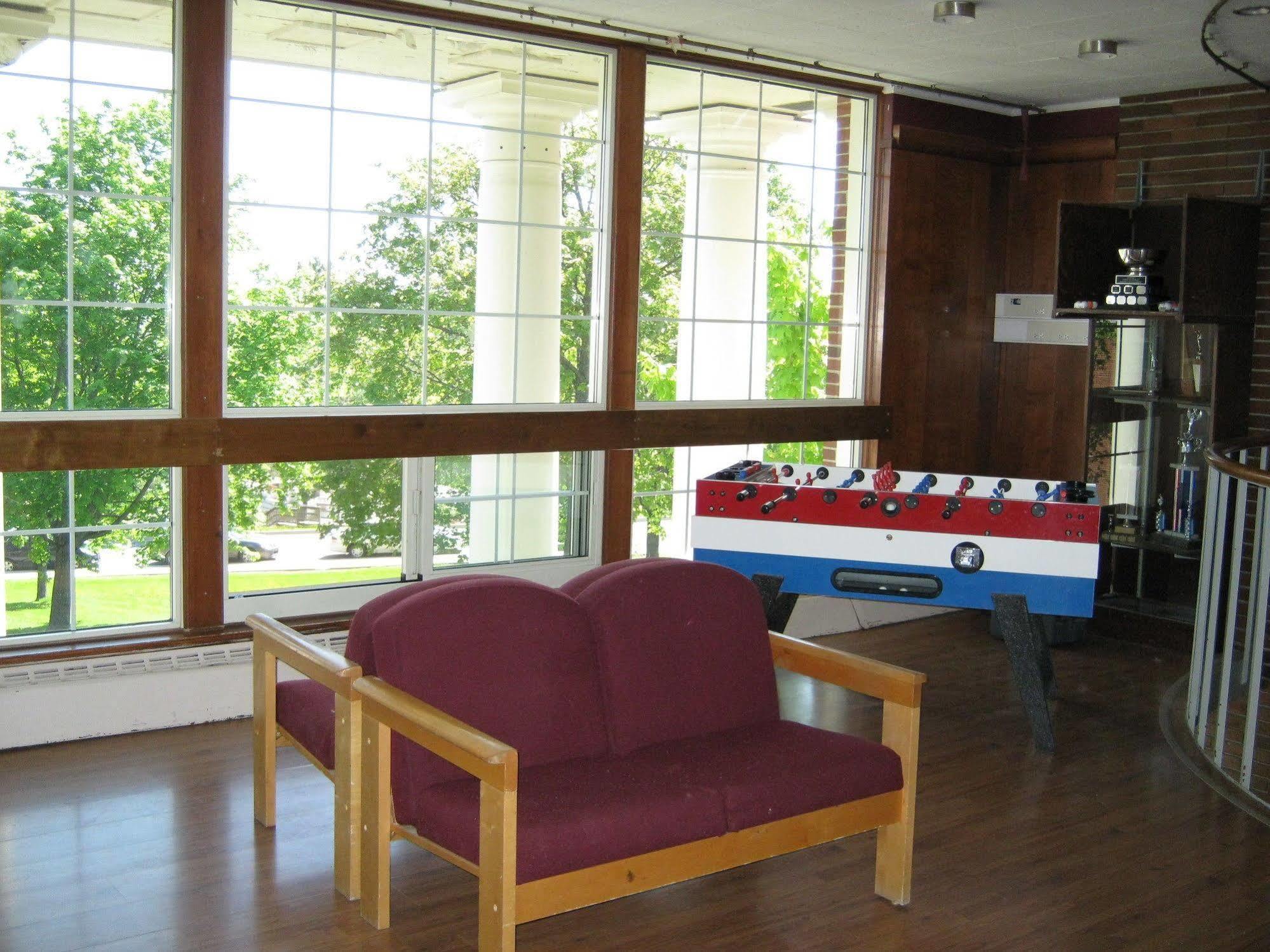 Unb Fredericton Accommodations Eksteriør bilde