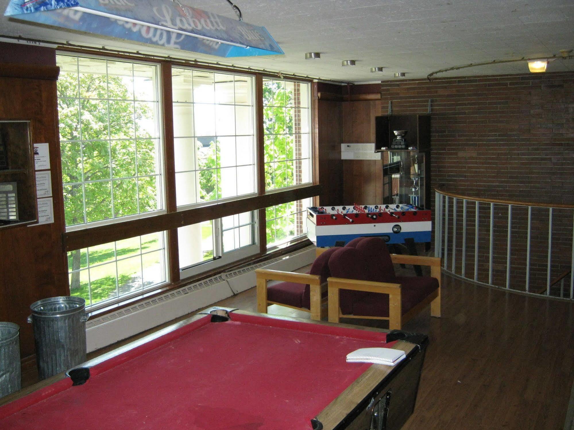 Unb Fredericton Accommodations Eksteriør bilde