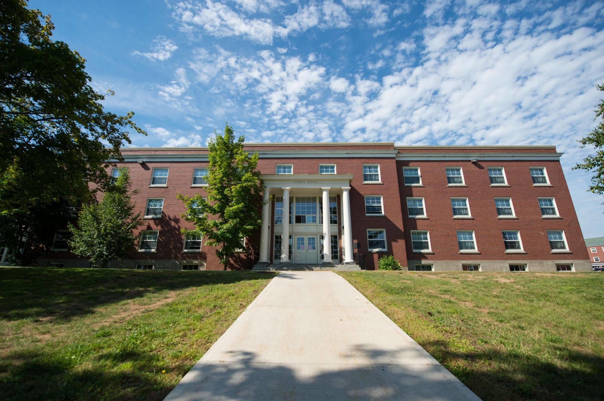 Unb Fredericton Accommodations Eksteriør bilde