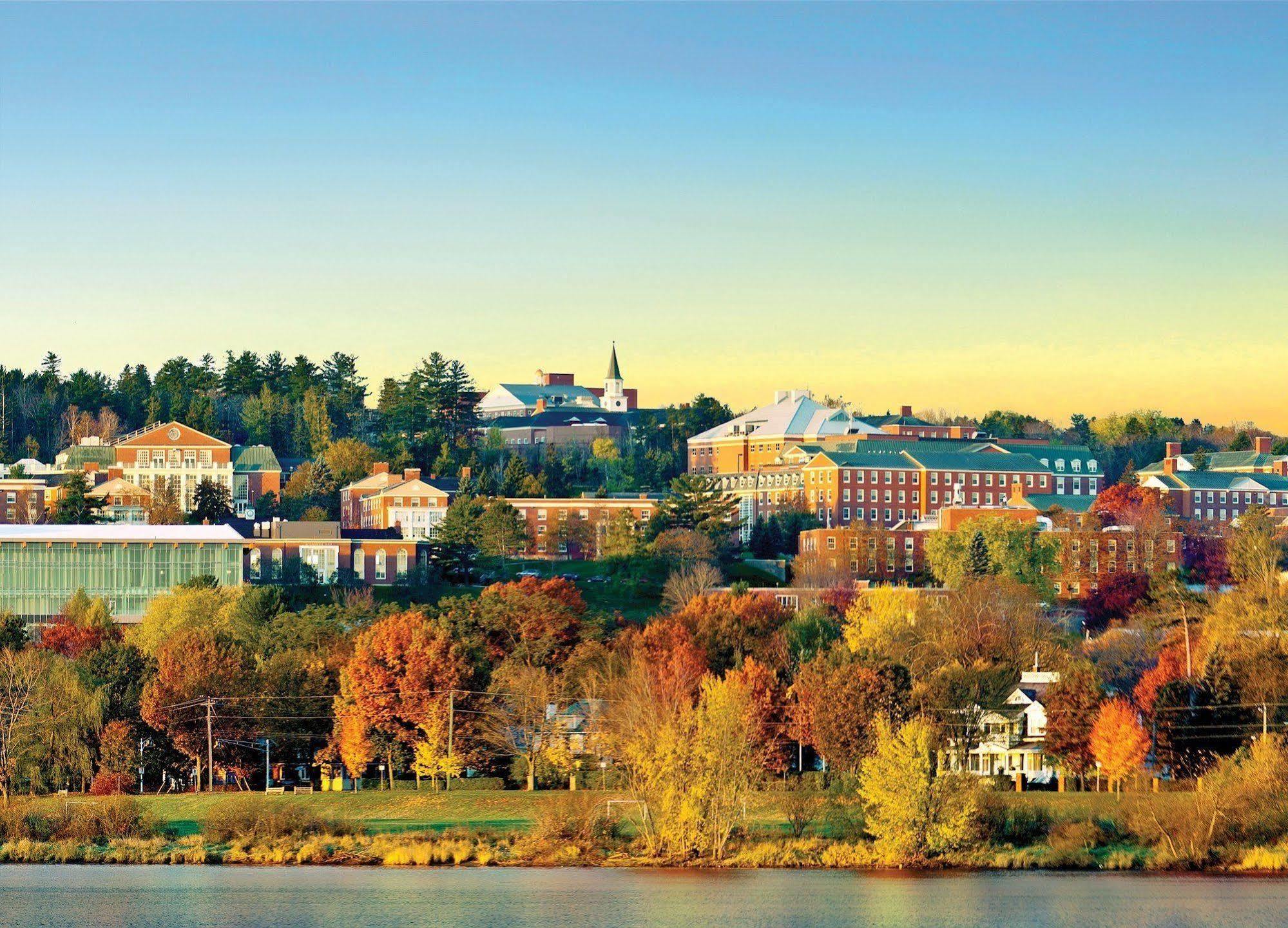Unb Fredericton Accommodations Eksteriør bilde