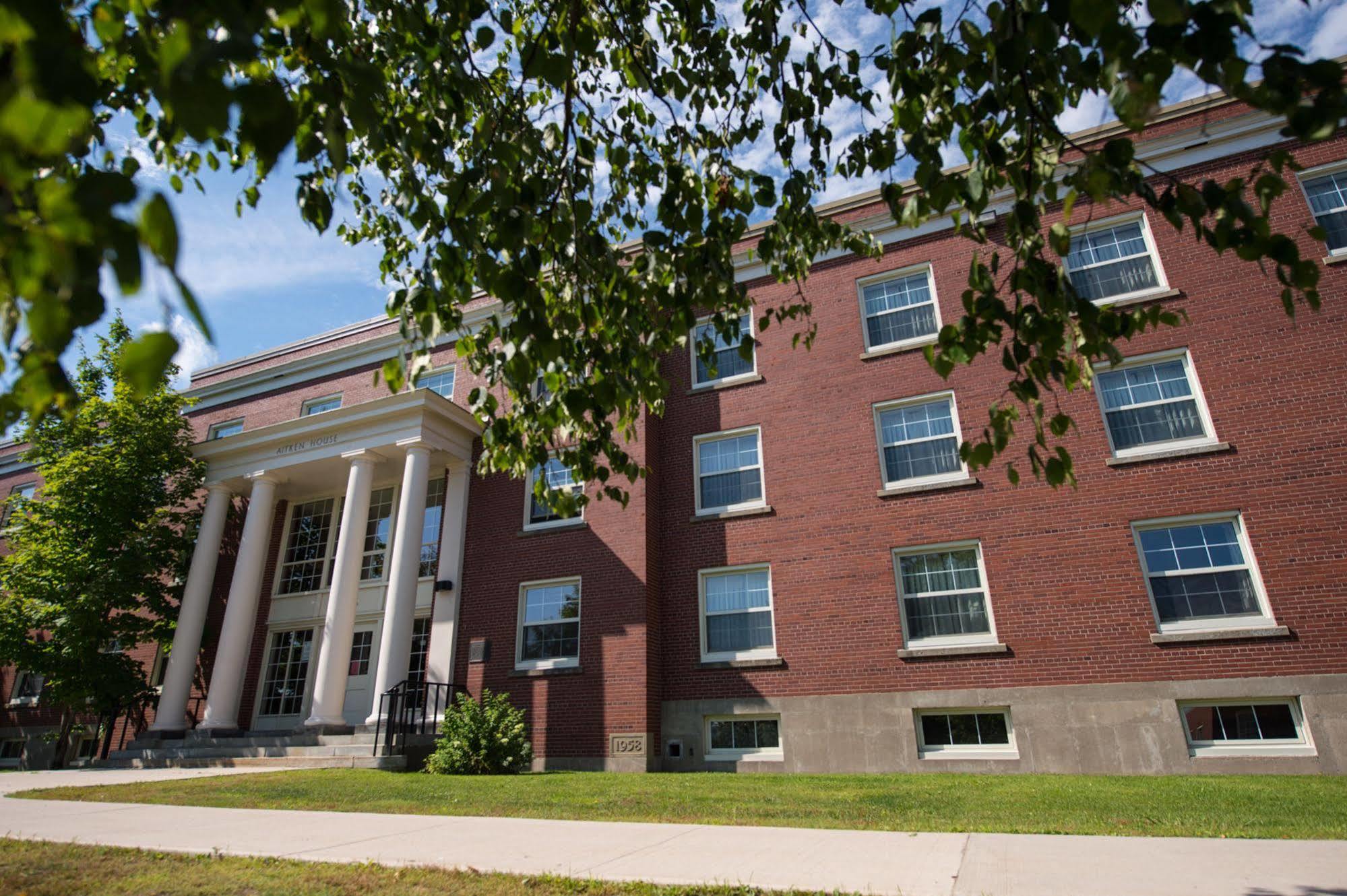 Unb Fredericton Accommodations Eksteriør bilde