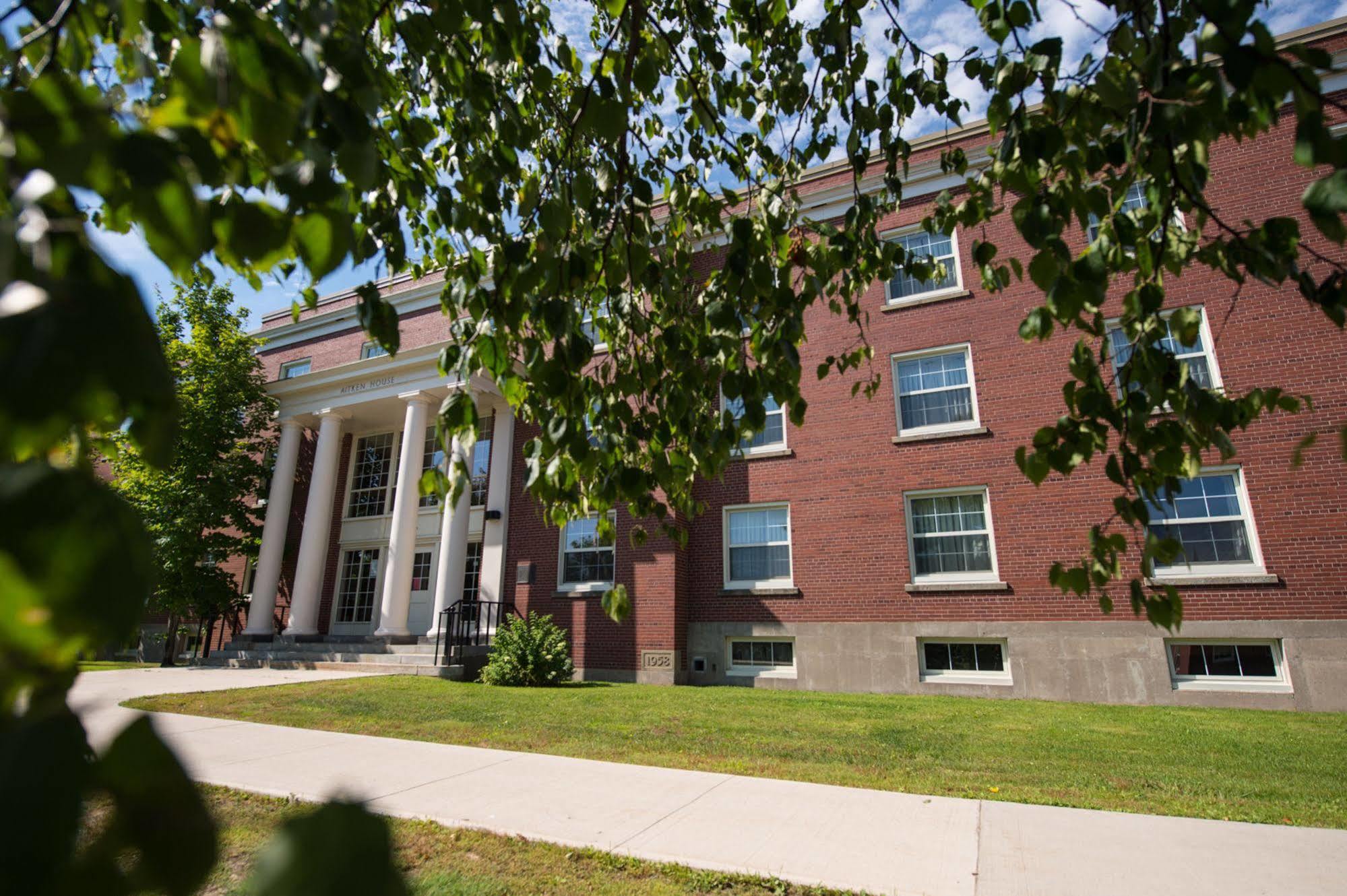 Unb Fredericton Accommodations Eksteriør bilde
